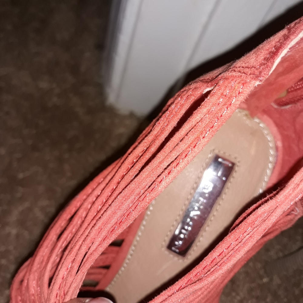 HALSTON..5inch heels size 9.5..Vibrant Orange - Picture 7 of 8